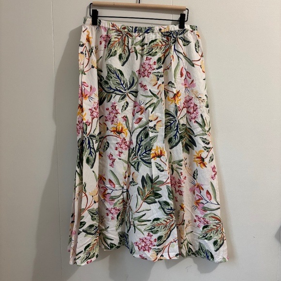 H&M Tropical Floral Skirt - Picture 1 of 5